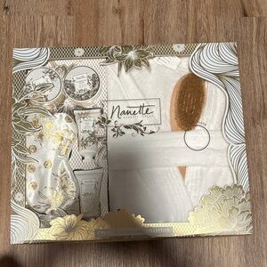 Pink Lily Floral Bath Set in White and Gold